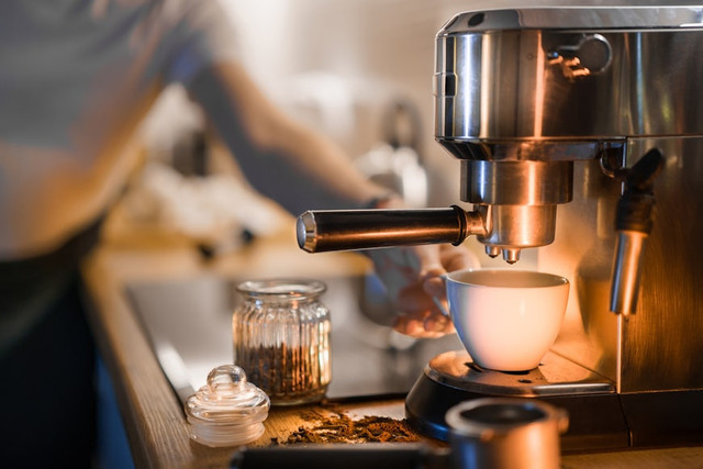 Ilustrasi mesin kopi otomatis. Foto: Unsplash