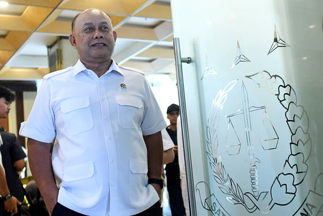 Kepala Badan Gizi Nasional (BGN) Dadan Hindayana berjalan usai bertemu dengan Jaksa Agung ST Burhanuddin di Gedung Kejaksaan Agung, Jakarta, Selasa (17/3/2026). Foto: Aditya Pradana Putra/ANTARA FOTO
