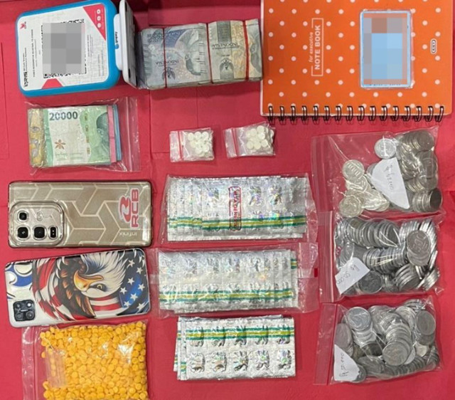 Barang bukti yang diamankan PMJ dalam penggerebekan toko obat keras di Jakarta Utara. Foto: Dok. Istimewa