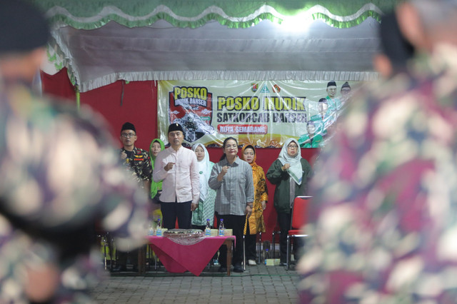 Wali Kota Semarang, Agustina Wilujeng, menghadiri peresmian Posko Mudik Lebaran yang didirikan oleh GP Ansor dan Banser Kota Semarang di kawasan Mangkang Kulon, Kecamatan Tugu, Senin (16/3/2026). Foto: Dok. Pemkot Semarang