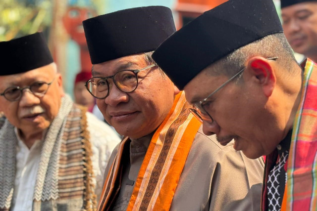 Gubernur DKI Jakarta Pramono Anung menghadiri Andilan Kebo Majelis Kaum Betawi di Puskeswan Pondok Rangon, Jakarta Timur, Rabu (18/3/2026). Foto: Amira Nada/kumparan