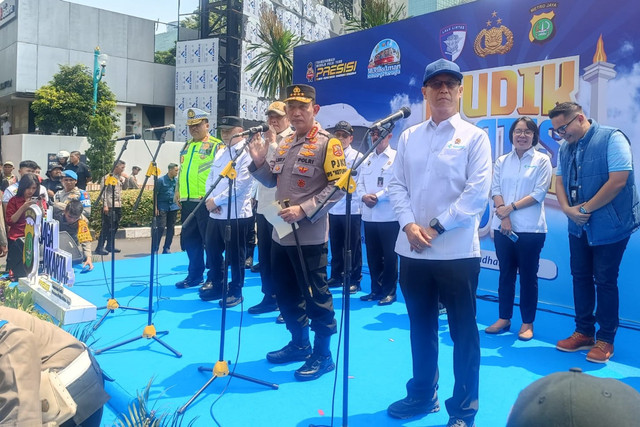 Kapolri Jenderal Listyo Sigit Prabowo saat memberikan keterangan mengenai Mudik Gratis Polri Presisi 2026 di Polda Metro Jaya, Jakarta, Rabu (18/3/2026). Foto: Ryan Iqbal/kumparan