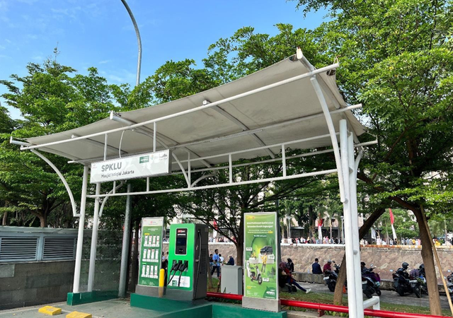 Stasiun Pengisian Kendaraan Listrik Umum (SPKLU) Masjid Istiqlal, Jakarta Pusat. Foto: Dokumentasi pribadi