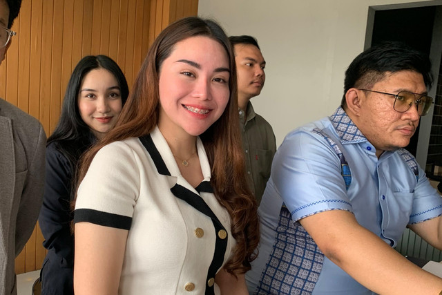 Cindy Rizap klarifikasi soal tudingan jadi orang ketiga dalam rumah tangga penyanyi cilik Maissy, Kamis (19/3/2026). Foto: Vincentius Mario/kumparan