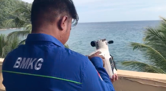 Pengamatan hilal di Stasiun Geofisika BMKG Ambon, Kamis (19/3/2026). Foto: kumparan