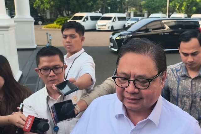 Menko Perekonomian Airlangga Hartarto di Kompleks Istana Kepresidenan, Jakarta Pusat, Kamis (19/3). Foto: Zamachsyari/kumparan