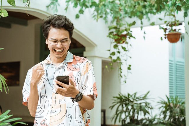 Ilustrasi menyalakan api TikTok. Foto: Shutterstock