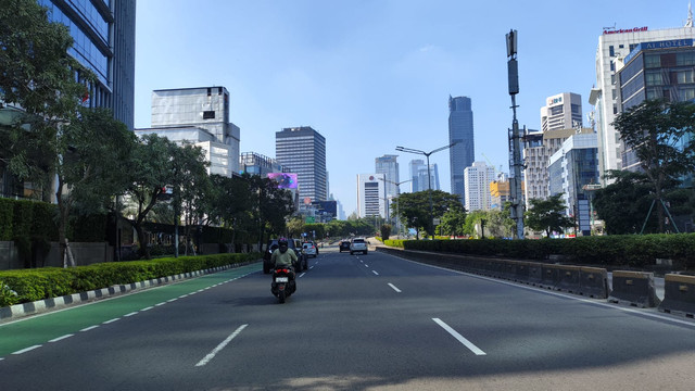 Kondisi lalu lintas di Jalan MH Thamrin, Jakarta, Jumat (20/3/2026). Foto: Jonathan Devin/kumparan