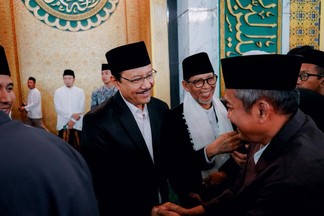 Mensos Saifullah Yusuf di Majid Nasional Al Akbar, Surabaya, Sabtu (21/3/2026). Foto: Kemensos RI