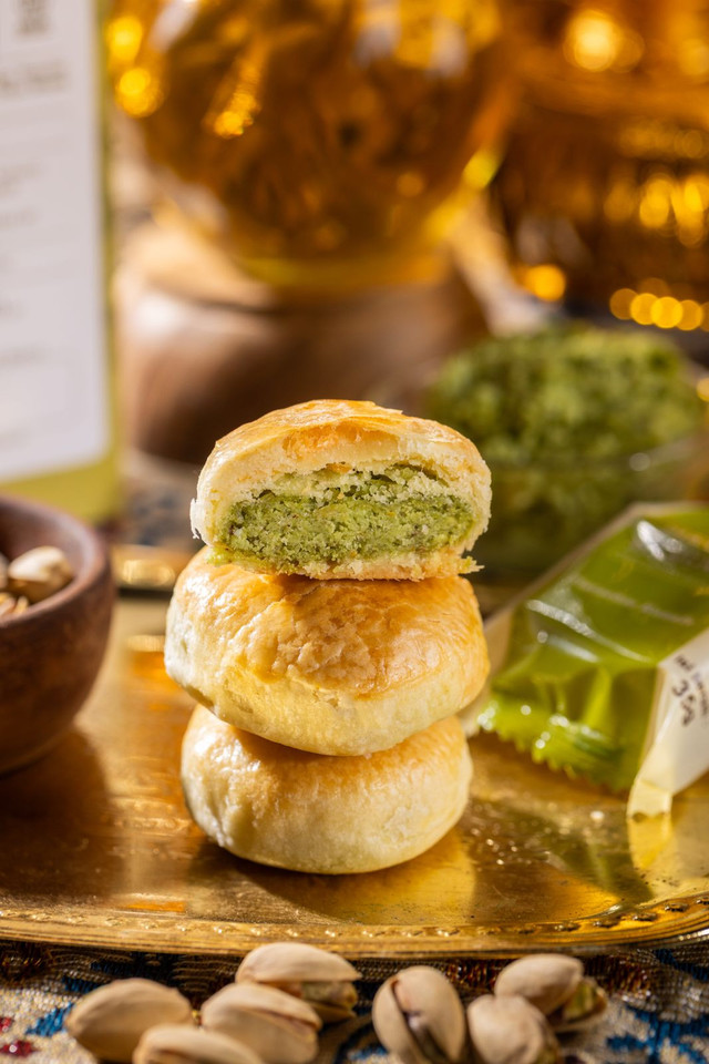 Hadirkan kembali pia rasa pistachio kunafa. Foto: Pia Cap Mangkok