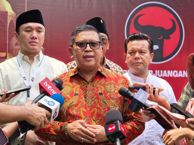 Sekjen PDI Perjuangan Hasto Kristiyanto di Kantor DPP PDI Perjuangan, Jakarta, Sabtu (21/3/2026). Foto: PDIP