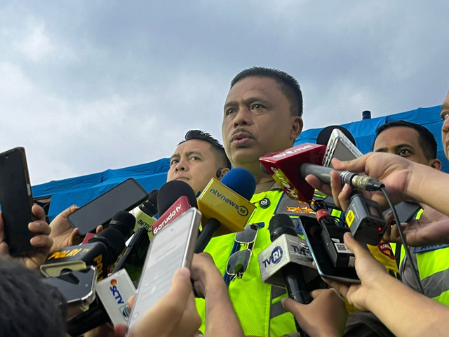 Kakorlantas Polri Irjen Pol Agus Suryonugroho di Km 29, Cikarang Utara, Sabtu (21/3). Foto: Rayyan/Kumparan