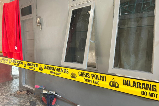 Kontrakan korban diduga pembunuhan terhadap cucu seniman Mpok Nori, Dwintha Anggary di Jalan Daman I, Kelurahan Bambu Apus, Cipayung, Jakarta Timur, Minggu (22/3/2026). Foto: Nauval Pratama/kumparan