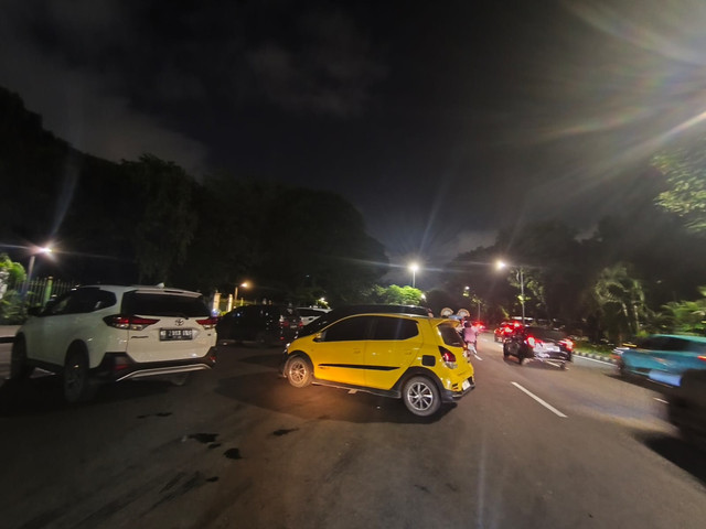 Kondisi sekitar kawasan Monumen Nasional (Monas), Jalan Merdeka Utara, Jakarta Pusat, Senin (23/3/2026). Foto: Jeni Ritanti/kumparan