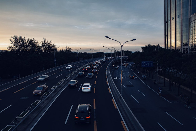 Ilustrasi Ganjil genap ditiadakan sampai kapan. Foto: Unsplash.com/Qihao Wang