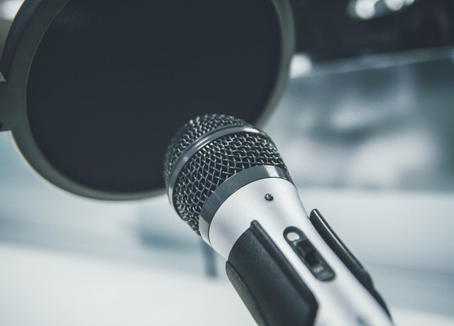 Ilustrasi lirik lagu Swim BTS. Foto: Unsplash.com/Kenny Eliason