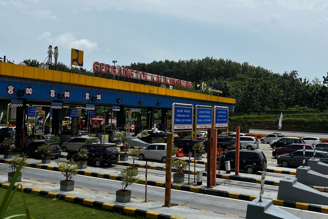 Suasana jelang one way nasional di GT Kalikangkung, Semarang, Selasa (24/3/2026). Foto: Rayyan Farhansyah/kumparan