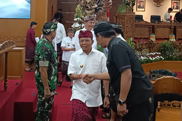Gubernur Bali Wayan Koster dalam Rapat Paripurna ke- 28 DPRD Provinsi Bali Masa Persidangan II di Gedung DPRD Provinsi Bali, Rabu (25/3/2026). Foto: Denita BR Matondang/kumparan