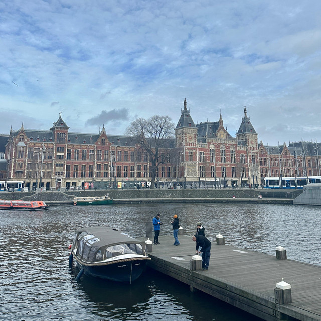 Amsterdam Centraal Station yang berdiri lebih dari 100 tahun. Foto: Dokumentasi pribadi