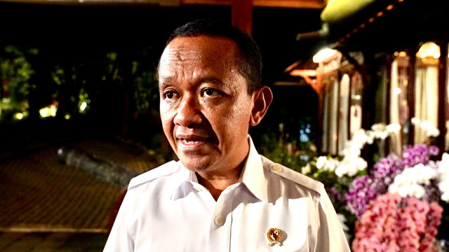 Menteri ESDM Bahlil Lahadalia usai mengikuti ratas di kediaman pribadi Presiden di Hambalang, Bogor, Rabu (25/3). Foto: Dok. Biro Pers, Media, dan Informasi Sekretariat Presiden