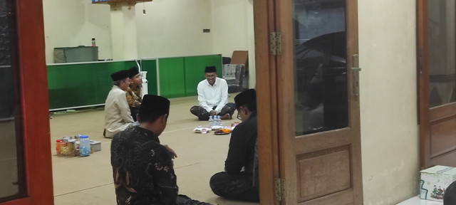 Wapres Gibran Rakabuming Raka mudik Lebaran ke kampung halaman Kota Solo dengan mendatangi sejumlah ponpes hingga guru ngajinya Presiden ke-7 Jokowi, Gus Karim, Kamis (26/3/2026). Foto: kumparan