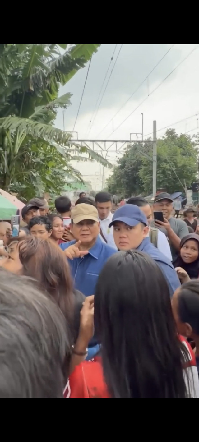Presiden Prabowo Subianto mengunjungi  bantaran rel kereta api di kawasan Senen, Jakarta Pusat, Kamis (26/3/2026). Foto: Instagram/ @sekretariat.kabinet