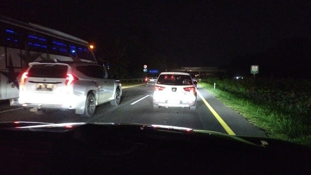 Antrean di Kendaraan di KM 206 Tol TransJawa. Foto: Dok. Istimewa