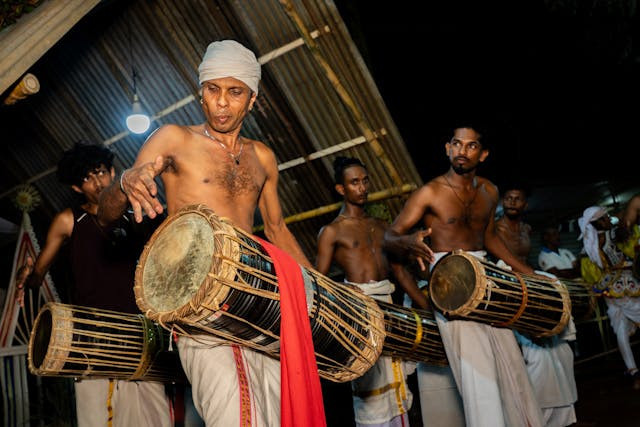 Gendang panjang merupakan salah satu alat musik tradisional khas Riau. Sumber foto: pexels.com