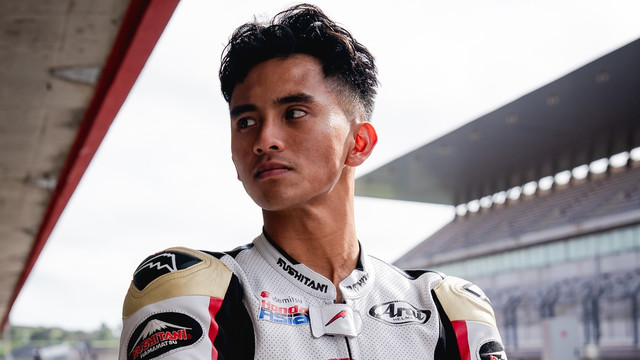 Mario Suryo Aji jalani tes pramusim di Sirkuit Portimao, Portugal, dengan motor Moto2 sebelum Kejuaraan Dunia MotoGP 2026 dimulai. Foto: Honda Team Asia