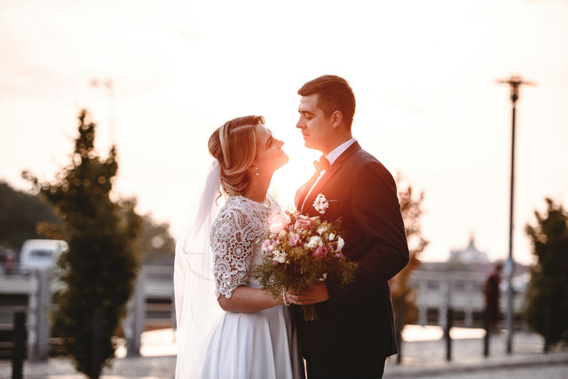 Ilustrasi sepasang suami istri. Foto: Unsplash