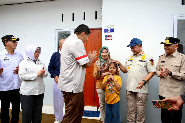 Mendagri Tito Karnavian dalam acara Penyerahan Kunci Tahap Satu 120 Unit Hunian Tetap untuk Rakyat Korban Bencana di Kabupaten Tapsel, Sumatera Utara, Jumat (27/3/2026). Foto: Dok. Satgas PRR