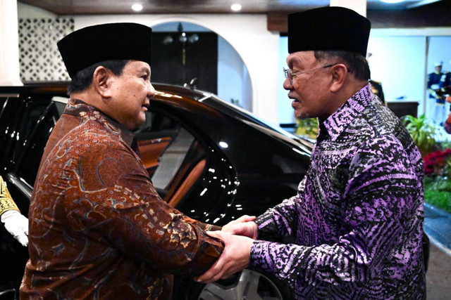 Presiden Prabowo Subianto mengantar kepulangan Perdana Menteri Malaysia Anwar Ibrahim di Lanud Halim Perdanakusuma Jakarta, Jumat (27/3/2026). Foto: Cahyo - Biro Pers, Media, dan Informasi Sekretariat Presiden
