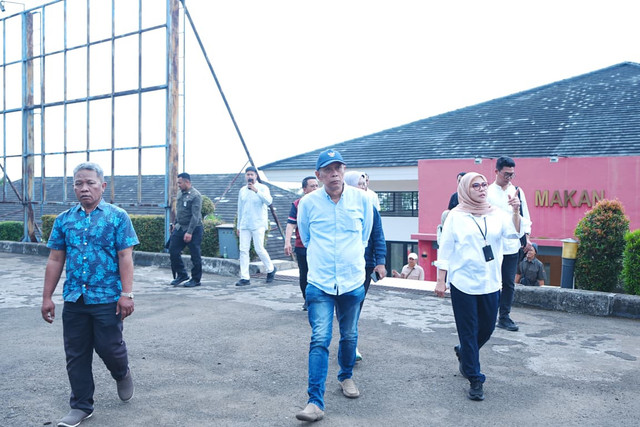 Wamensos Agus Jabo saat meninjau calon lokasi Sekolah Rakyat di PPSDMAP Kementerian Perhubungan, Kabupaten Bogor, Sabtu (28/3/2026). Foto: Dok. Kemensos