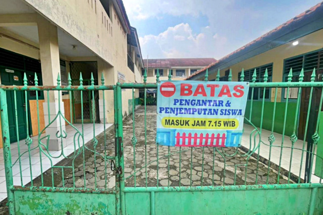 Sekolah tempat kerja pria diduga HIV yang tawarkan jasa seks di Pamulang. Foto: Dok. kumparan