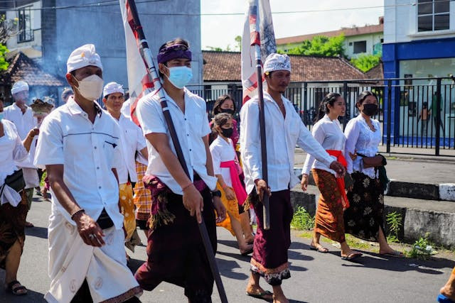 Tari baris gede merupakan salah satu warisan budaya Bali. Sumber foto: pexels.com