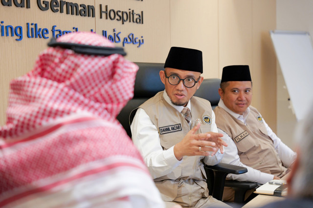 Wakil Menteri Haji dan Umrah Dahnil Anzar Simanjuntak meninjau kesiapan mitra pelayanan kesehatan haji di Makkah sebagai bagian dari upaya memastikan layanan optimal bagi jemaah haji Indonesia. Foto: Dok. Kemenhaj RI