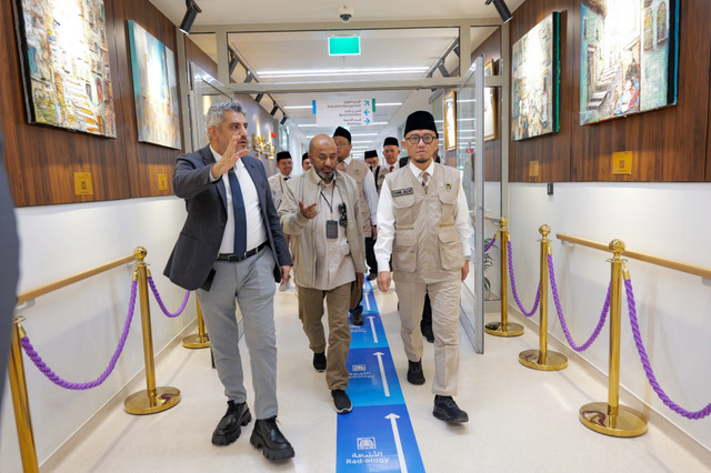 Wakil Menteri Haji dan Umrah Dahnil Anzar Simanjuntak meninjau kesiapan mitra pelayanan kesehatan haji di Makkah sebagai bagian dari upaya memastikan layanan optimal bagi jemaah haji Indonesia. Foto: Dok. Kemenhaj RI