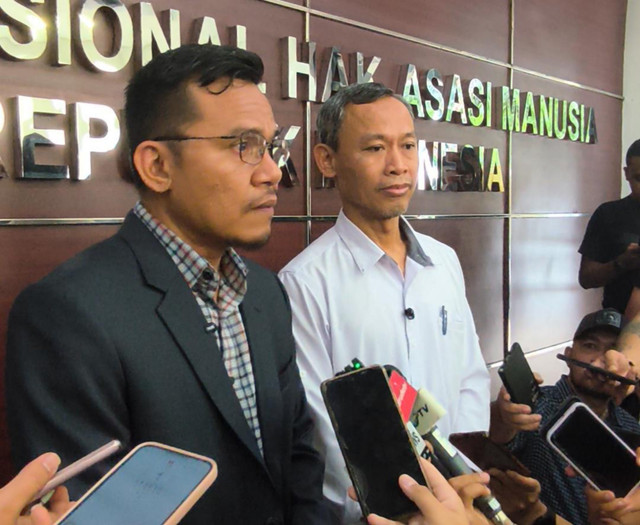 Konferensi pers Komnas HAM pasa permintaan keterangan dari Polda Metro Jaya terkait kasus penyiraman air keras Wakil Koordinator KontraS, Andri Yunus, di Kantor Komnas HAM, Jakarta Pusat, Senin (30/3/2026). Foto: Jeni Ritanti/kumparan