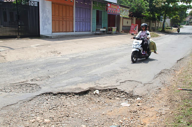 Lubang yang terdapat di Desa Daren, Kecamatan Nalumsari, Kabupaten Jepara, Jawa Tengah pada Senin (30/3/2026). Foto: Vega Maarijil Ula/kumparan