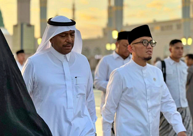 Wakil Menteri Haji dan Umrah RI, Dahnil Anzar Simanjuntak, bertemu dengan Wakil Menteri Haji dan Umrah Arab Saudi, Abdulfattah bin Sulaiman Mashat, di Madinah, Minggu (29/03/2026). Foto: Dok. Kemenhaj RI