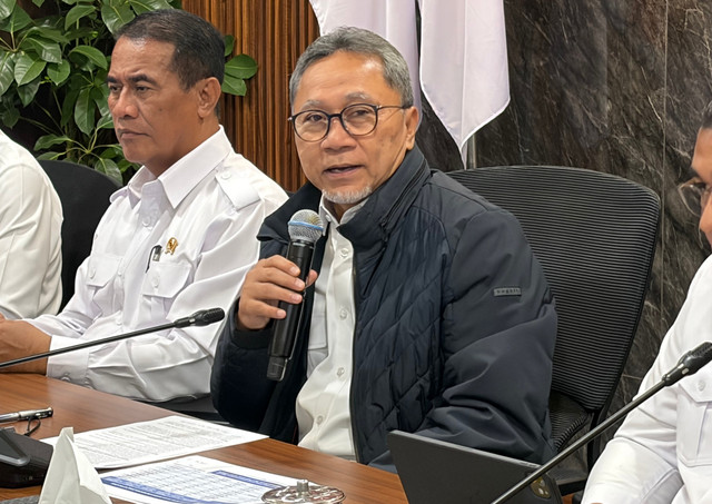 Menko Bidang Pangan Zulkifli Hasan saat Rapat Koordinasi Terbatas (Rakortas) di kantornya, Jakarta Pusat, Senin (30/3/2026). Foto: Najma Ramadhanya/kumparan
