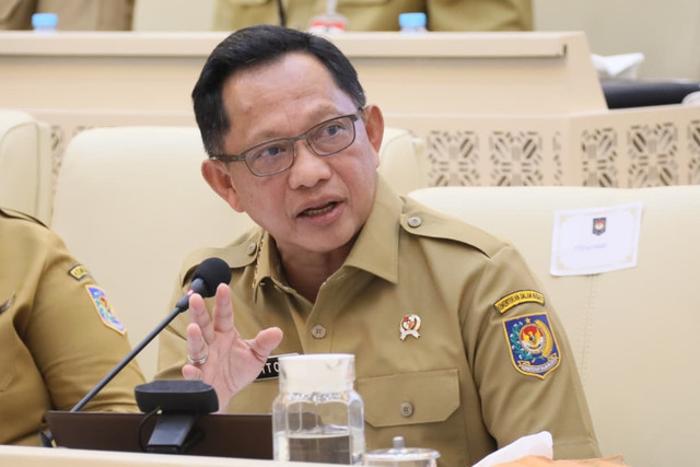 Mendagri Tito Karnavian saat rapat bersama DPR, Senin (30/3/2026). Foto: Kemendagri RI