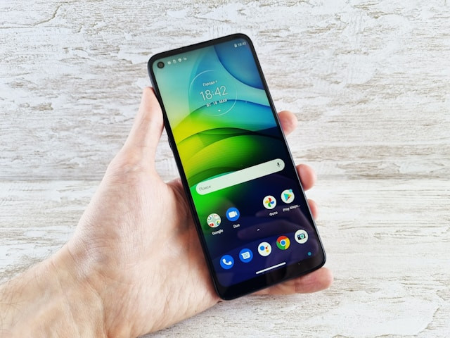 Ilustrasi rekomendasi HP 1 jutaan terbaik April 2026. Foto: Unsplash.