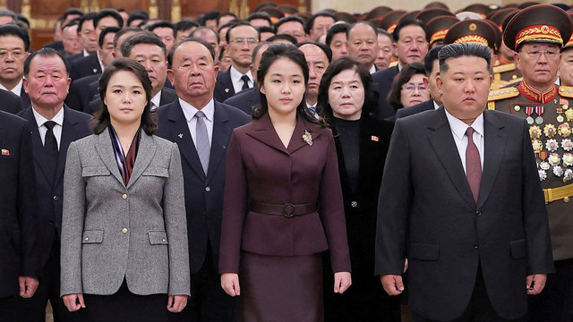 Gaya Rambut Kim Ju-Ae Disebut Tak Boleh Ditiru Perempuan di Korea Utara. Foto: KCNA via Reuters