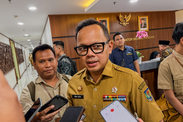 Wamendagri Bima Arya saat ditemui usai Rakortas di Kantor Kemenko Pangan, Jakarta Pusat, Selasa (31/3/2026). Foto: Najma Ramadhanya/kumparan