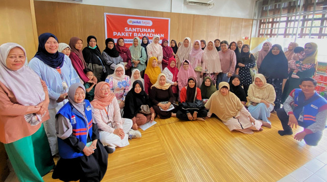 Berbagi Paket Ramadhan, BTPN Syariah bersama DT Peduli  untuk Anak Yatim dan Dhuafa di Pekanbaru, Riau (Sumber : DT Peduli