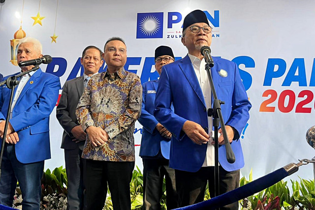 Menko Pangan sekaligus Ketua Umum PAN Zulkifli Hasan dan Wakil Ketua DPR sekaligus Ketua Harian DPP Gerindra Sufmi Dasco Ahmad di DPP PAN, Pancoran, Jakarta Selatan, Selasa (31/3/2026). Foto: Nasywa Athifah/kumparan