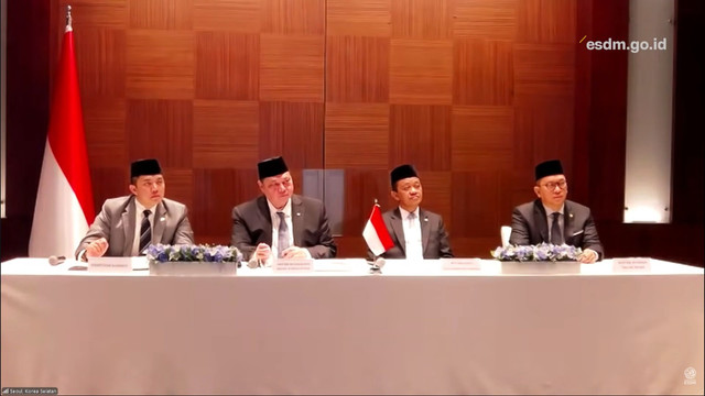 Konferensi pers kebijakan pemerintah dalam menyikapi kondisi geopolitik global, Selasa (31/1/2026). Foto: Youtube/KementerianESDM