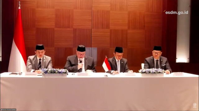 Konferensi pers kebijakan pemerintah dalam menyikapi kondisi geopolitik global, Selasa (31/1/2026). Foto: Youtube/KementerianESDM