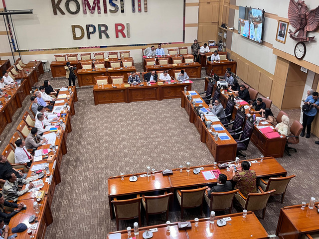 Suasana Rapat Dengar Pendapat Komisi III dengan Polda Jatim terkait masalah tanah di Kompleks Parlemen, Senayan, Jakarta, Rabu (1/4/2026). Foto: Nasywa Athifah/kumparan